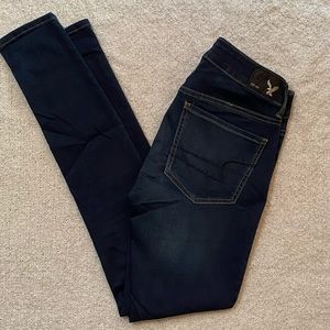 Women’s American Eagle skinny jegging